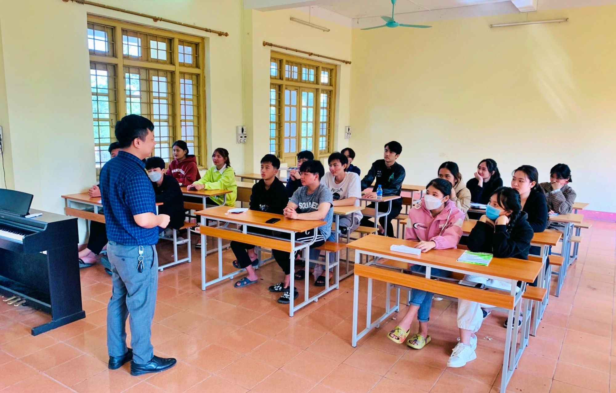 “Ươm mầm” tình yêu văn học - nghệ thuật cho lớp trẻ ảnh 2