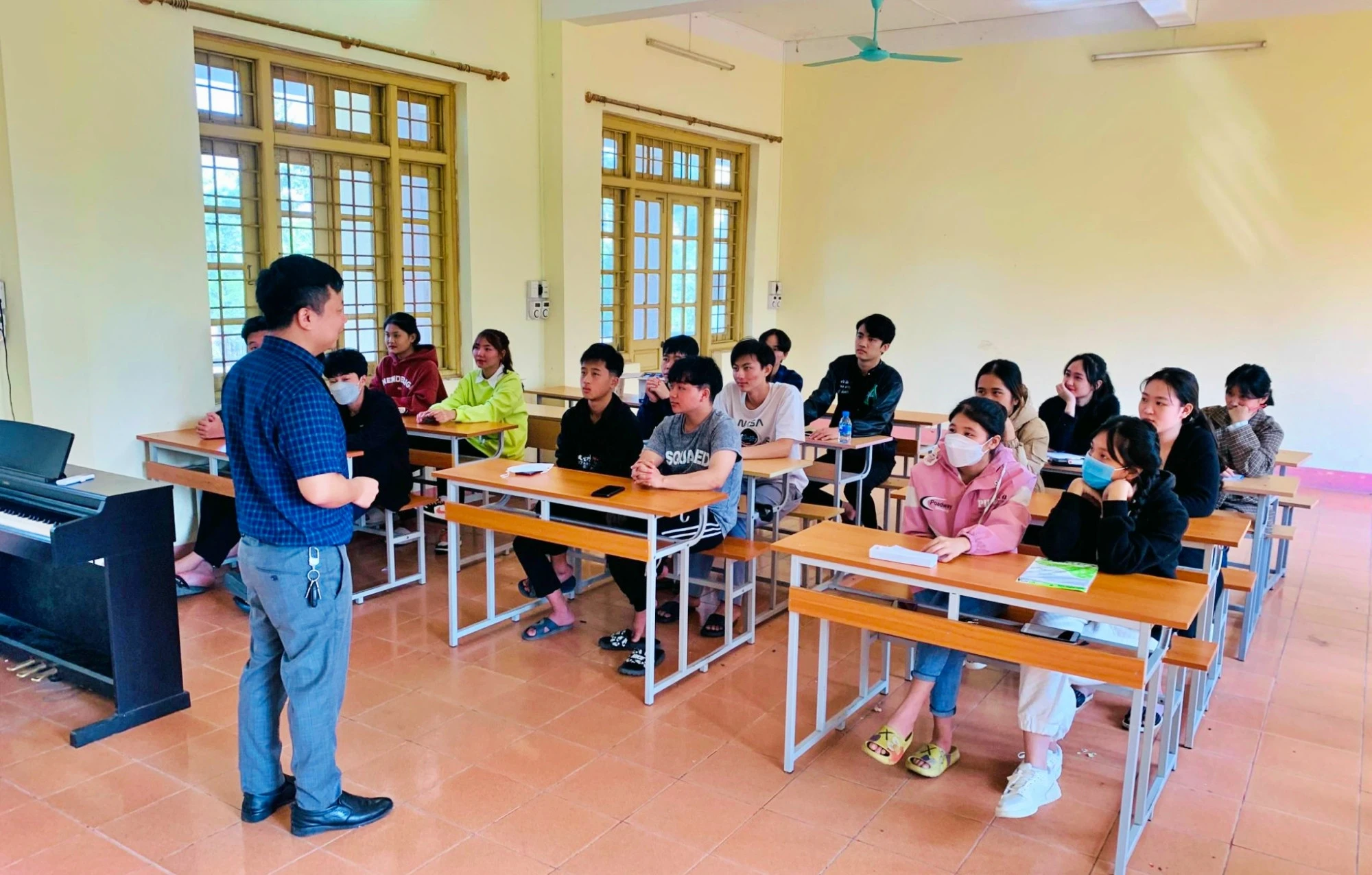 “Ươm mầm” tình yêu văn học - nghệ thuật cho lớp trẻ ảnh 2