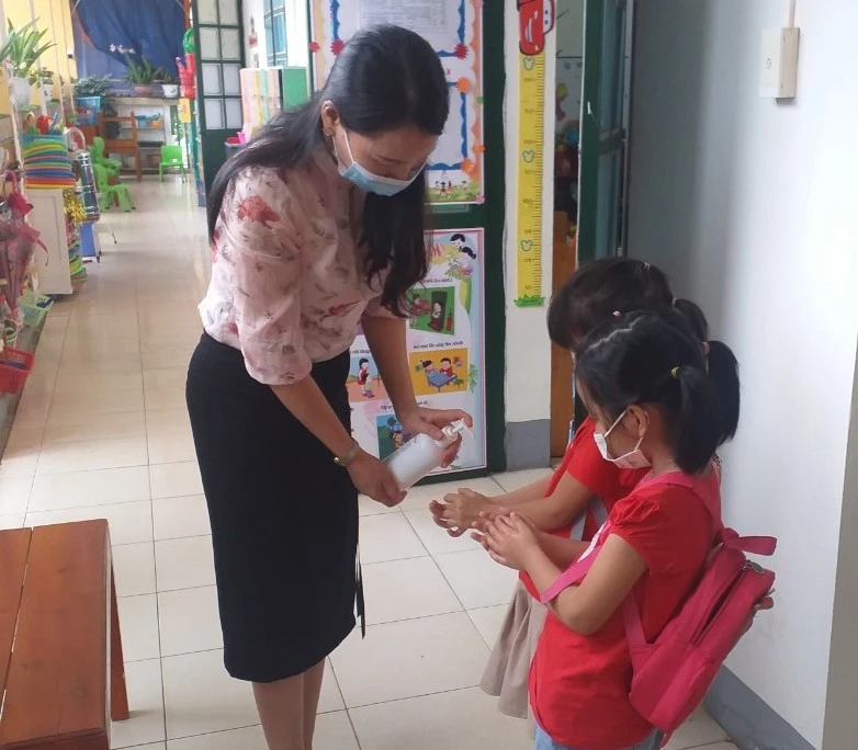 Kiểm soát dịch bệnh thời điểm giao mùa ảnh 1