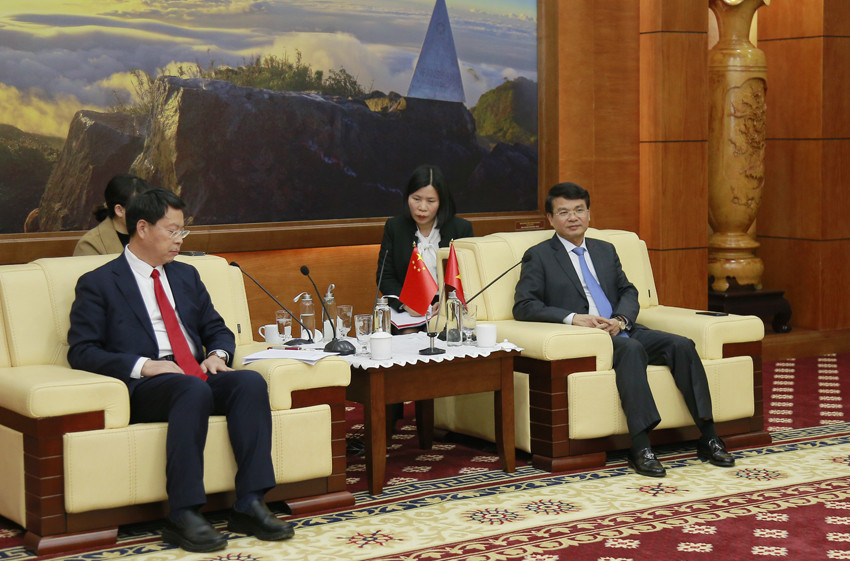 Bí thư Tỉnh ủy Đặng Xuân Phong tiếp xã giao lãnh đạo Đảng, chính quyền châu Hồng Hà và Tổng lãnh sự Việt Nam tại Côn Minh, Vân Nam (Trung Quốc) ảnh 2