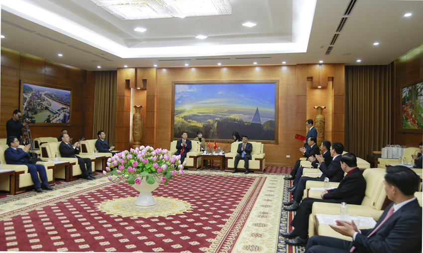 Bí thư Tỉnh ủy Đặng Xuân Phong tiếp xã giao lãnh đạo Đảng, chính quyền châu Hồng Hà và Tổng lãnh sự Việt Nam tại Côn Minh, Vân Nam (Trung Quốc) ảnh 1