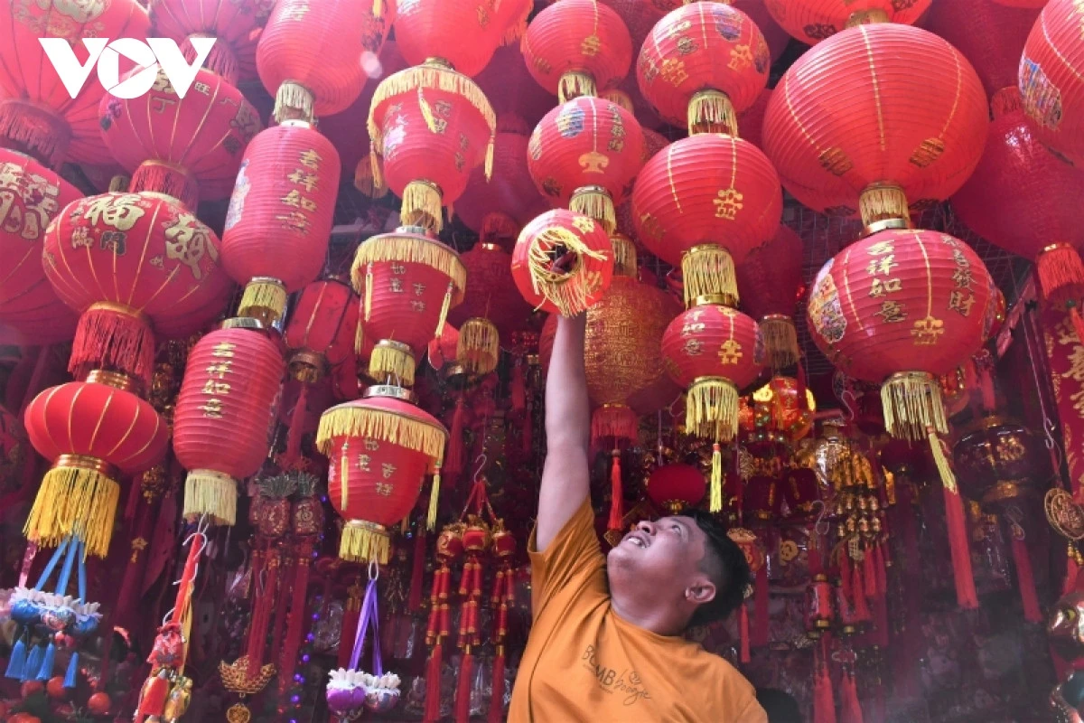 Rộn rã chợ Tết nguyên đán 2023 tại Indonesia ảnh 4