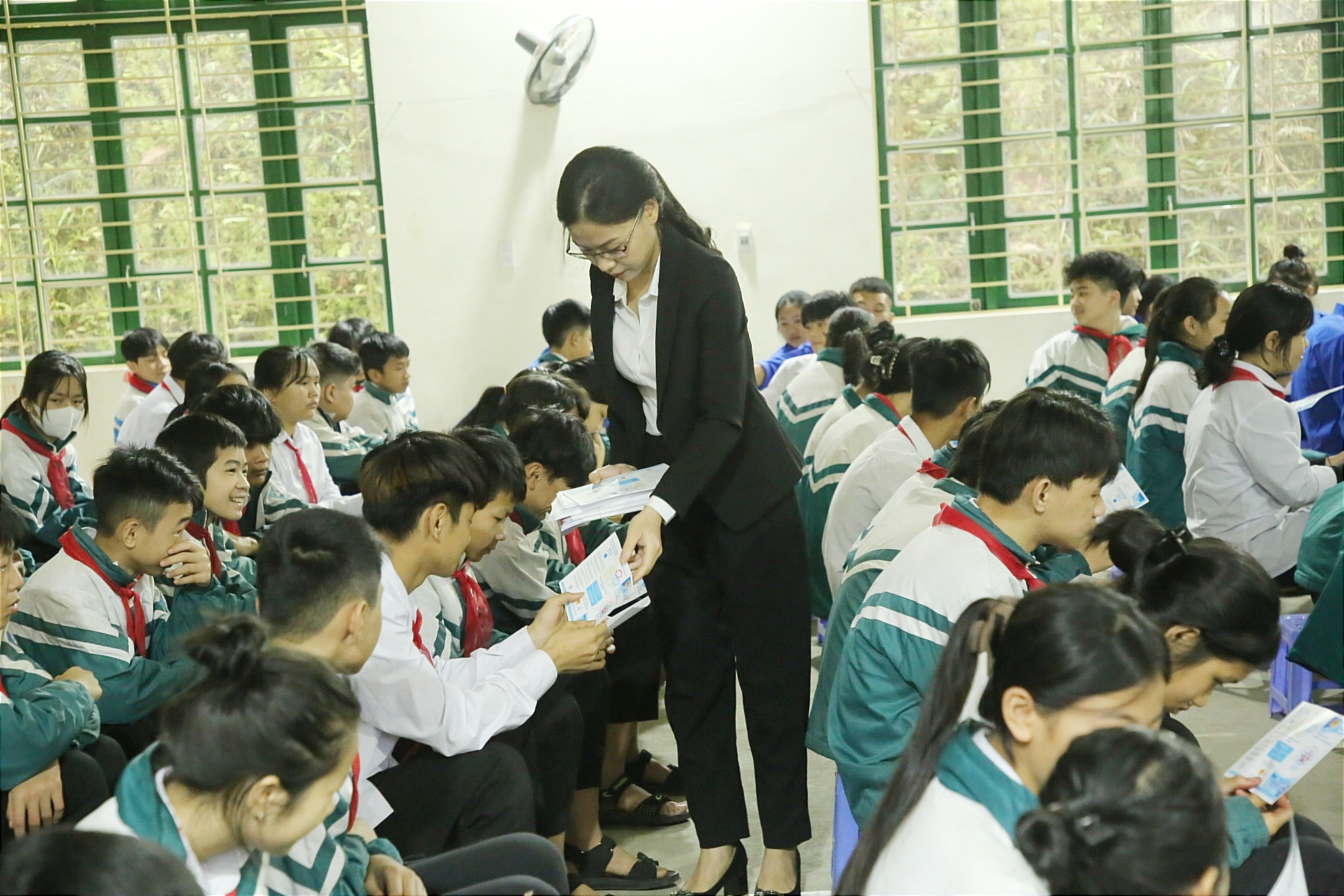 Tổ chức phiên tòa giả định tuyên truyền, phổ biến, giáo dục pháp luật phòng, chống mua bán người ảnh 7 Tổ chức phiên tòa giả định tuyên truyền, phổ biến, giáo dục pháp luật phòng, chống mua bán người ảnh 7