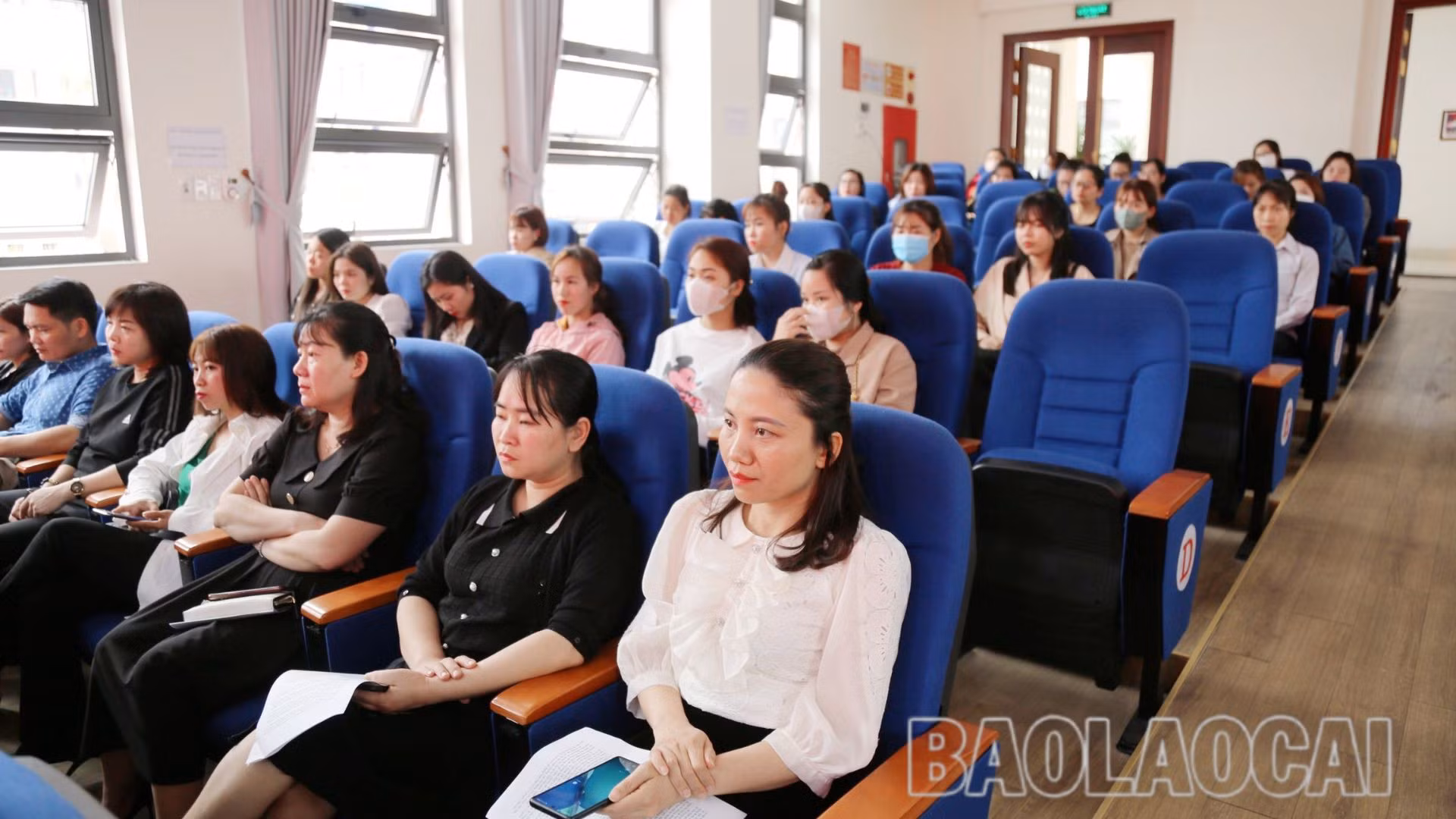 Hơn 400 thí sinh thi tuyển vòng 2 kỳ tuyển dụng viên chức sự nghiệp giáo dục và đào tạo tỉnh Lào Cai, năm học 2022 - 2023 ảnh 3