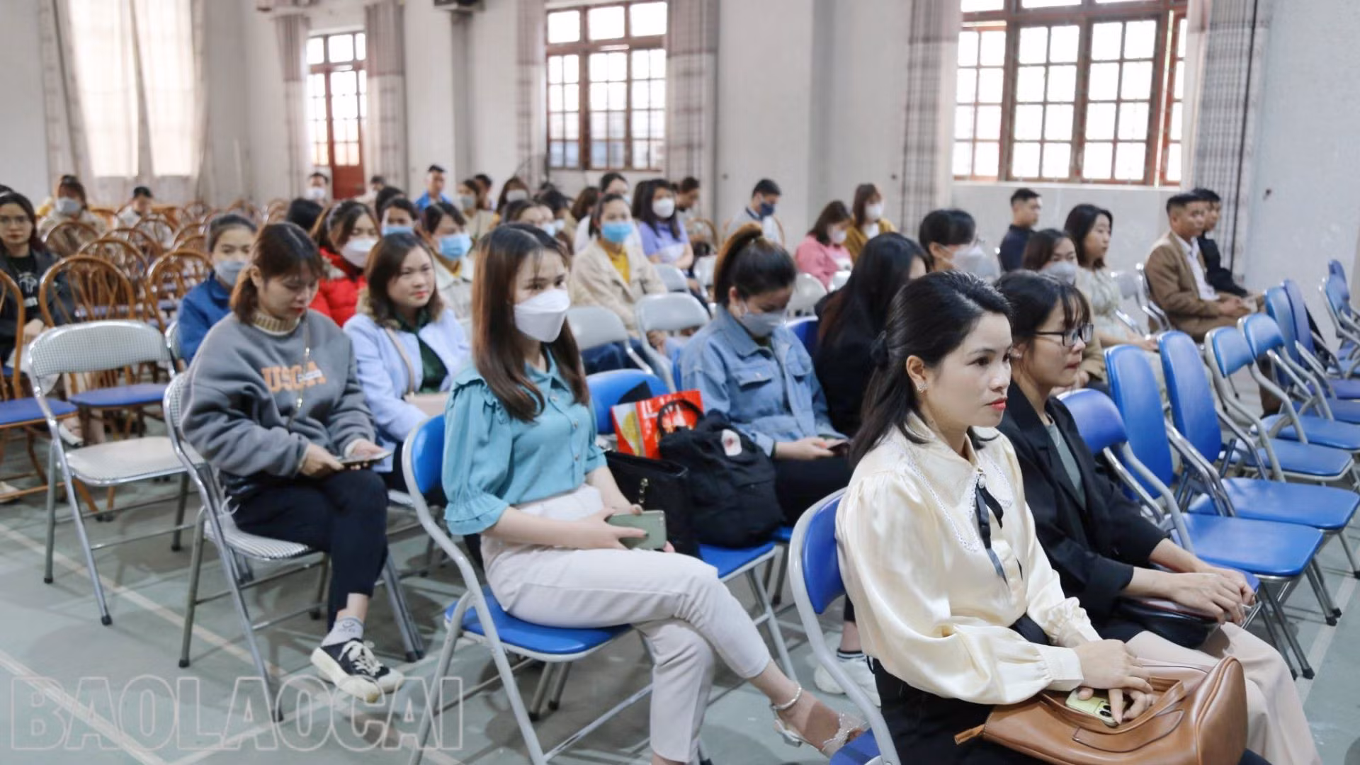 Hơn 400 thí sinh thi tuyển vòng 2 kỳ tuyển dụng viên chức sự nghiệp giáo dục và đào tạo tỉnh Lào Cai, năm học 2022 - 2023 ảnh 2