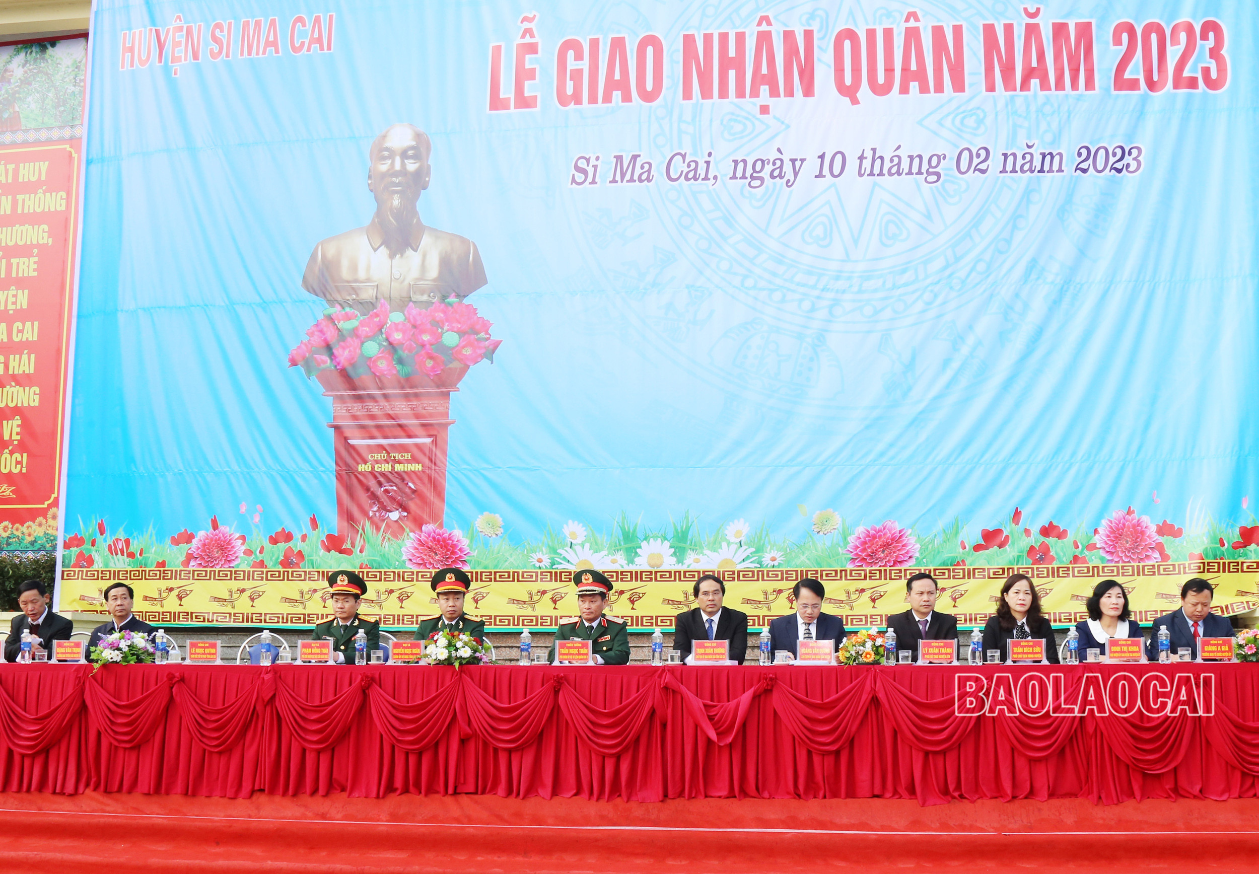 Quang cảnh buổi lễ. Đại biểu dự buổi lễ.