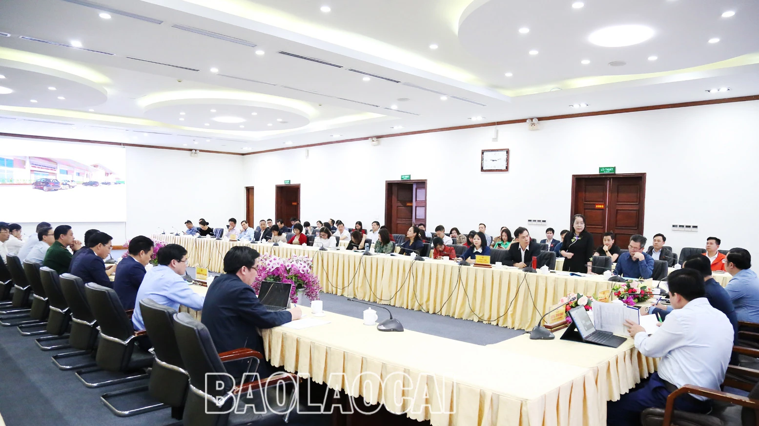 UBND tỉnh gặp gỡ doanh nghiệp thương mại, xuất - nhập khẩu, logistics ảnh 3