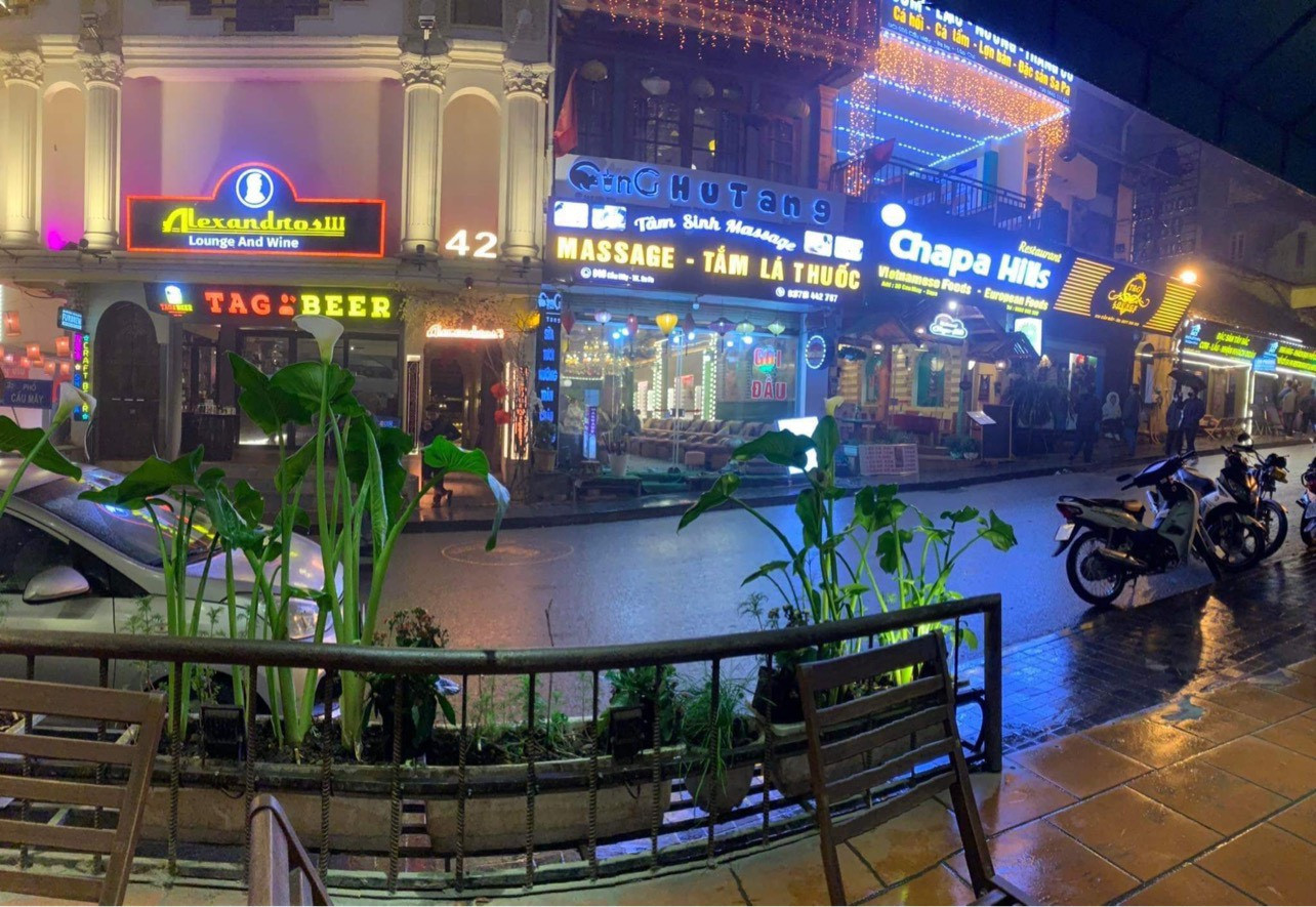 Thị xã Sa Pa: Nhạc quán bar “tra tấn” khu dân cư ảnh 3 Thị xã Sa Pa: Nhạc quán bar “tra tấn” khu dân cư ảnh 3