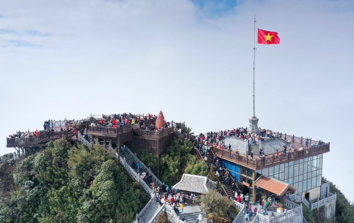 Lào Cai đón khoảng 123 nghìn lượt khách du lịch trong kỳ nghỉ tết Dương lịch 2023 ảnh 3 Lào Cai đón khoảng 123 nghìn lượt khách du lịch trong kỳ nghỉ tết Dương lịch 2023 ảnh 3