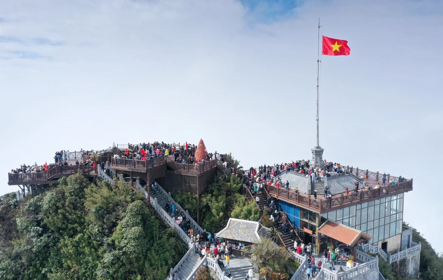 Lào Cai đón khoảng 123 nghìn lượt khách du lịch trong kỳ nghỉ tết Dương lịch 2023 ảnh 3