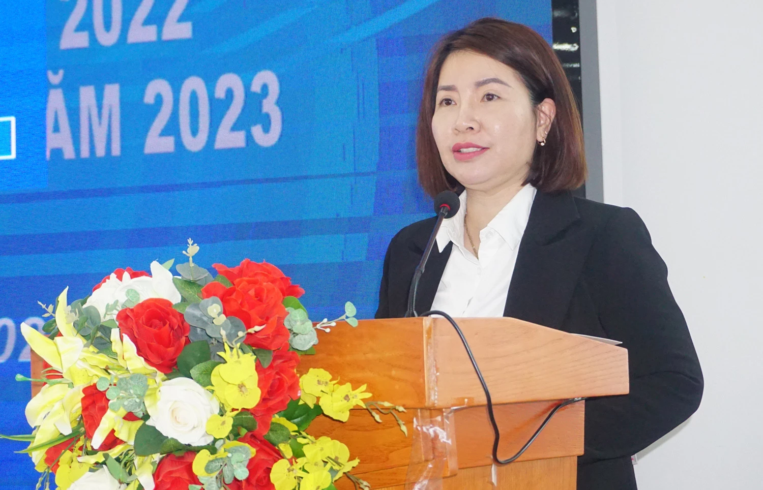 Công ty Xăng dầu Lào Cai phấn đấu tổng doanh thu năm 2023 đạt 1.248 tỷ đồng ảnh 2