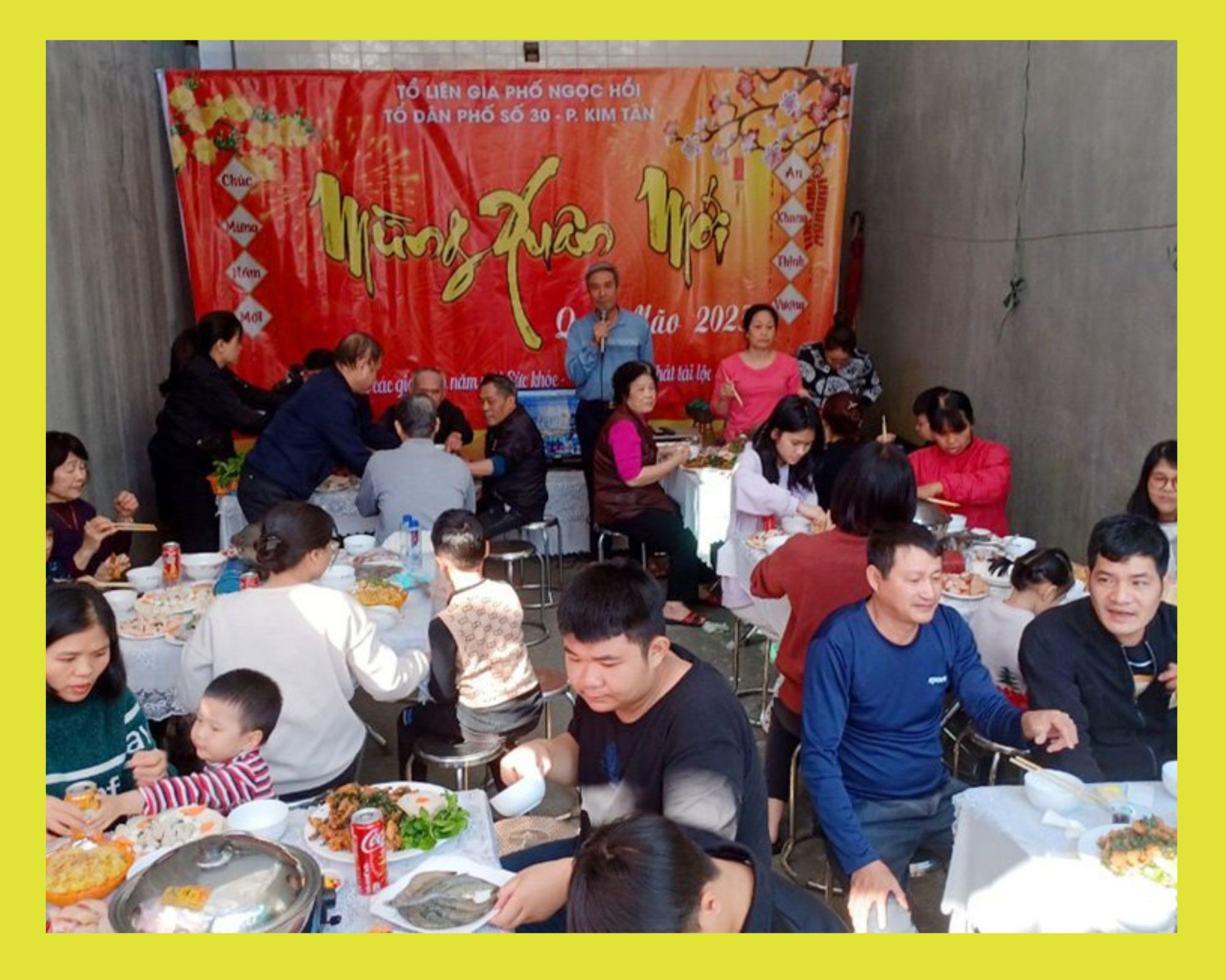 Tết sum vầy giữa phố mùa xuân ảnh 1