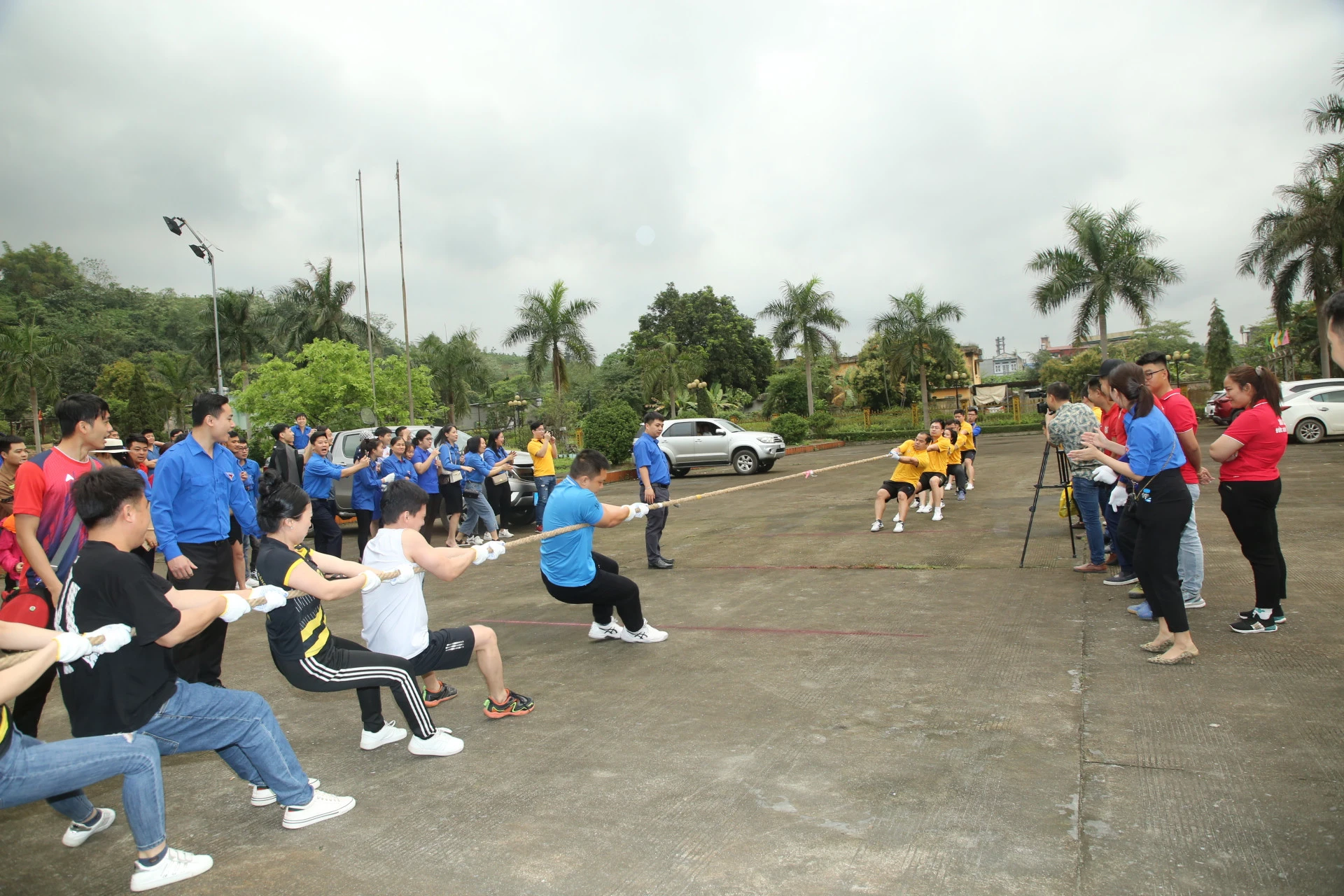 Bí thư Đoàn Khối Cơ quan - Doanh nghiệp Trần Văn Quân ôn lại truyền thống 92 năm ngày thành lập Đoàn TNCS Hồ Chí Minh. Tại Chương trình Ngày Đoàn viên năm 2023 diễn ra nhiều hoạt động giao lưu văn nghệ, thể thao sôi nổi.