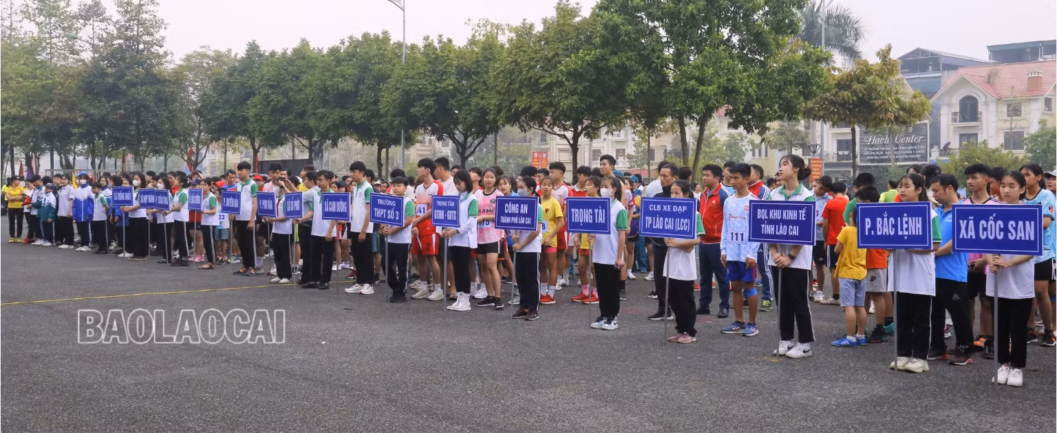 Hơn 1.200 vận động viên tham gia Ngày chạy Olympic vì sức khỏe toàn dân ảnh 2