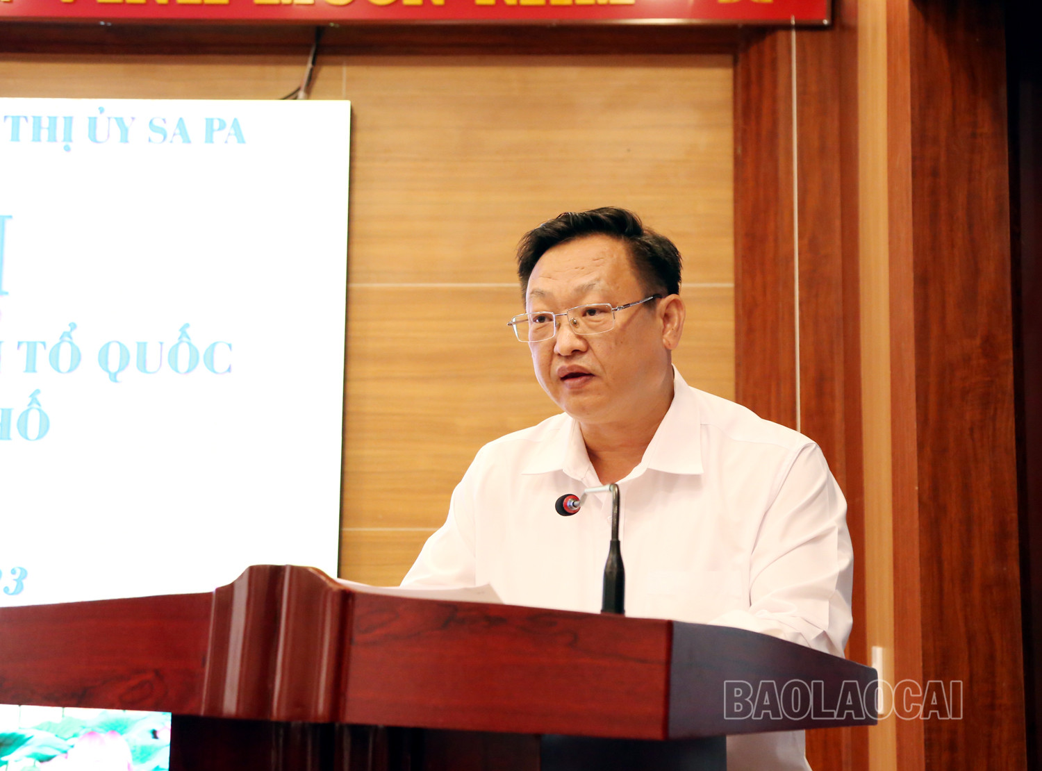 Đồng chí Giàng Seo Vần, Chủ tịch Ủy ban Mặt trận Tổ quốc Việt Nam tỉnh phát biểu khai mạc hội nghị. Đồng chí Giàng Seo Vần, Chủ tịch Ủy ban Mặt trận Tổ quốc Việt Nam tỉnh phát biểu khai mạc hội nghị.