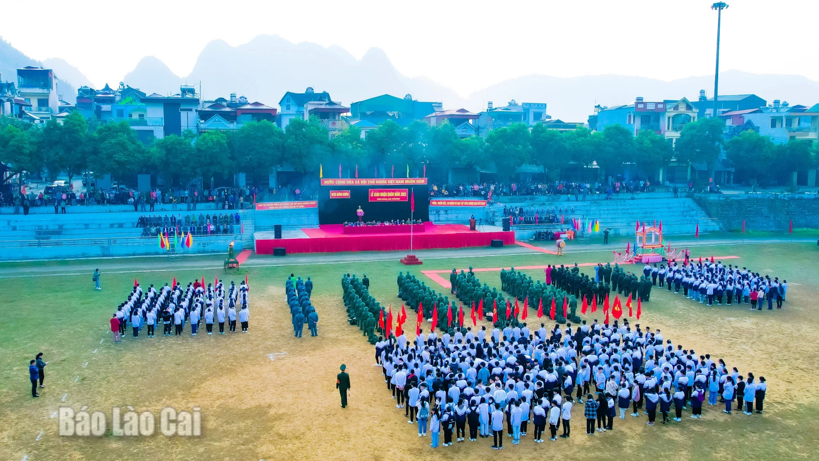 Quang cảnh buổi lễ giao, nhận quân tại Mường Khương.