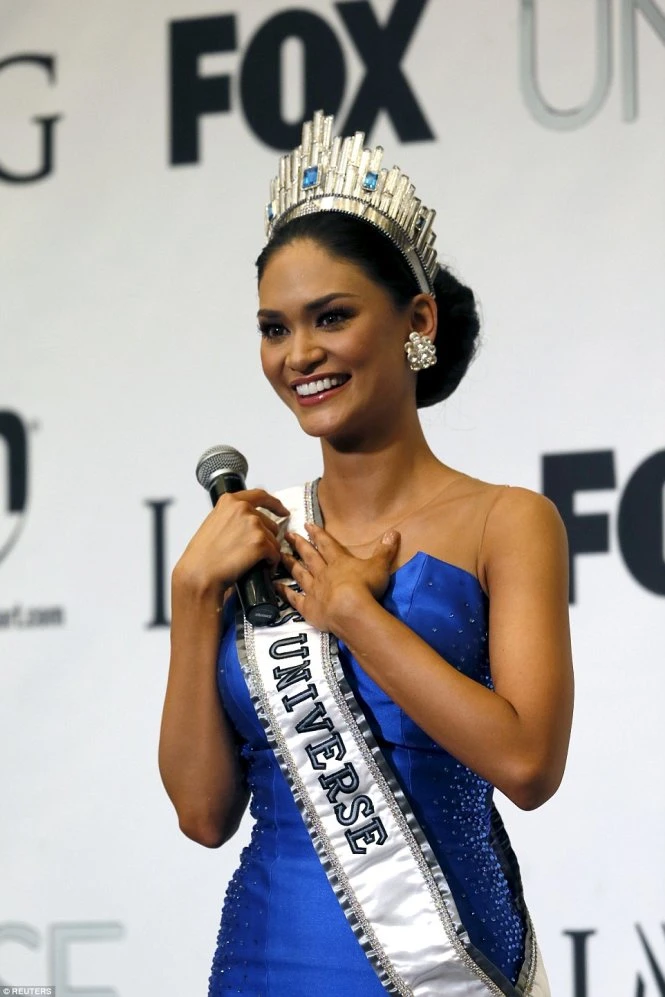 Pia Alonzo Wurtzbach trong cuộc họp báo sau đêm chung kết. Pia Alonzo Wurtzbach trong cuộc họp báo sau đêm chung kết.