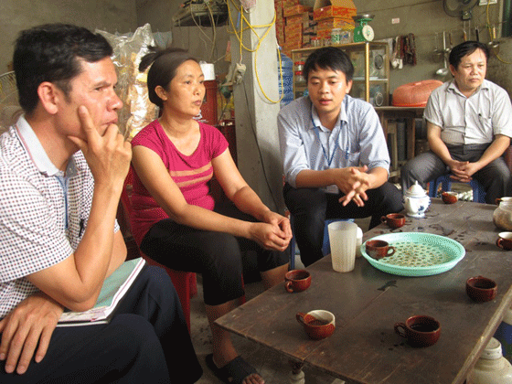 Tuyên truyền cho người dân về an toàn vệ sinh thực phẩm.