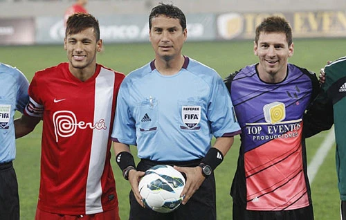 Messi bị cáo buộc ăn gian tiền thu về từ các trận giao hữu.