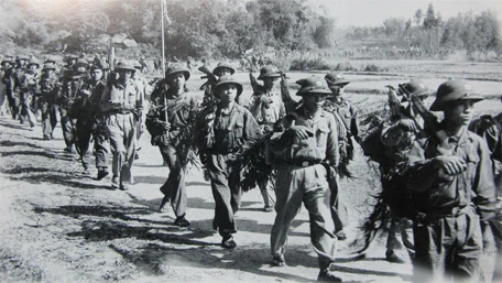 Các đơn vị bộ đội từ miền Bắc hành quân vào chiến trường miền Nam. Các đơn vị bộ đội từ miền Bắc hành quân vào chiến trường miền Nam.