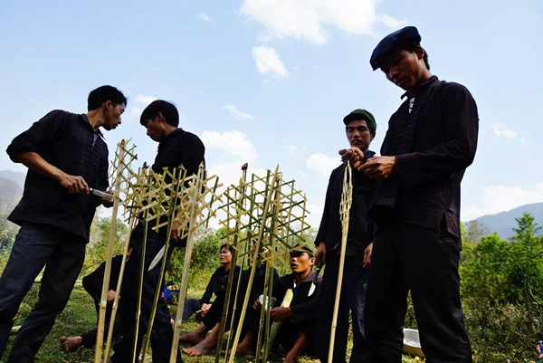 Lễ cúng nguồn nước thiêng của dân tộc Hà Nhì ảnh 3 Lễ cúng nguồn nước thiêng của dân tộc Hà Nhì ảnh 3