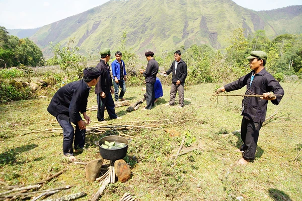 Lễ cúng nguồn nước thiêng của dân tộc Hà Nhì ảnh 4 Lễ cúng nguồn nước thiêng của dân tộc Hà Nhì ảnh 4