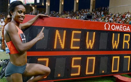 Dibaba vui sướng sau khi phá kỷ lục tồn tại 22 năm.