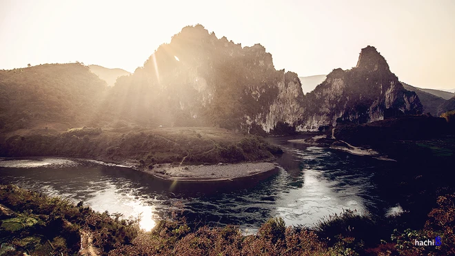 Vẻ thanh bình và hùng vĩ bên dòng sông Nậm Mu ảnh 6