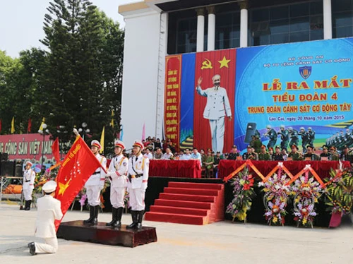 Tiểu đoàn CSCĐ số 4 tuyên thệ, sẵn sàng nhận và hoàn thành mọi nhiệm vụ được giao. Tiểu đoàn CSCĐ số 4 tuyên thệ, sẵn sàng nhận và hoàn thành mọi nhiệm vụ được giao.