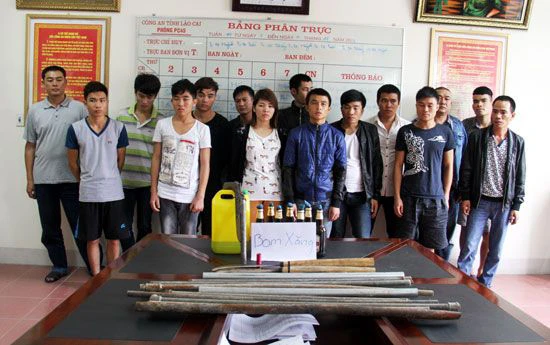 Những đối tượng trong đường dây mua bán người, mua bán trẻ em bị sa lưới. Những đối tượng trong đường dây mua bán người, mua bán trẻ em bị sa lưới.