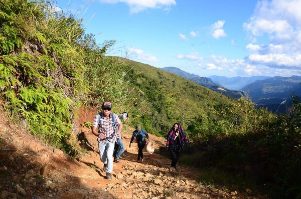 Hồ Thác Bạc điểm đến hấp dẫn giới trẻ ảnh 1