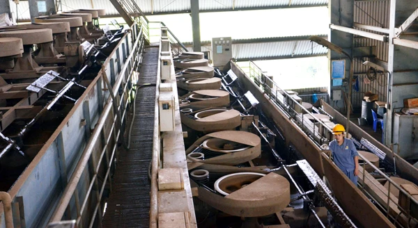 Tạo đột phá trong tuyển quặng apatít ảnh 1
