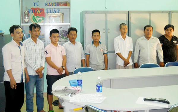 Các nghi can và tang vật bị Phòng PC45 bắt, thu giữ.