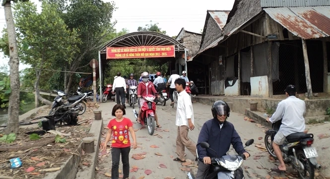 Hầu như nhà nào ở nông thôn bây giờ cũng có từ 1-2 xe máy, thậm chí có nhà mỗi người một chiếc.