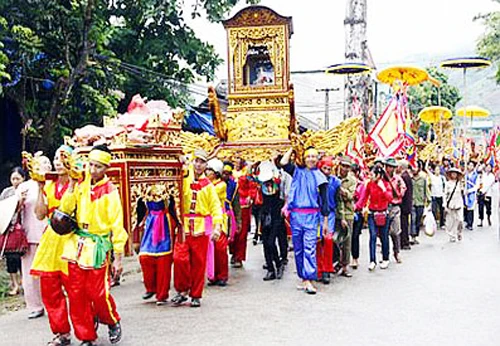 Lễ rước kiệu đền Bảo Hà. Lễ rước kiệu đền Bảo Hà.