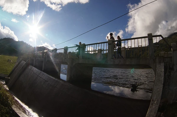 Hồ Thác Bạc điểm đến hấp dẫn giới trẻ ảnh 4