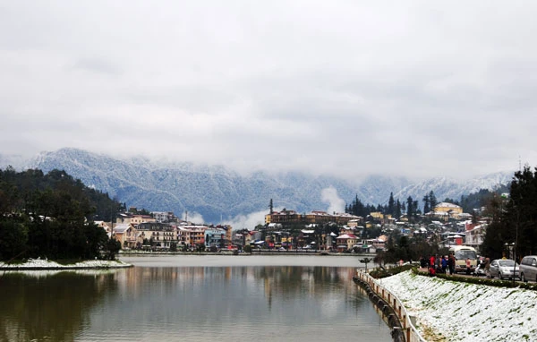 Khu nhà thờ đá Sa Pa. Bờ hồ Xuân Viên Sa Pa. Khu nhà thờ đá Sa Pa. Bờ hồ Xuân Viên Sa Pa.