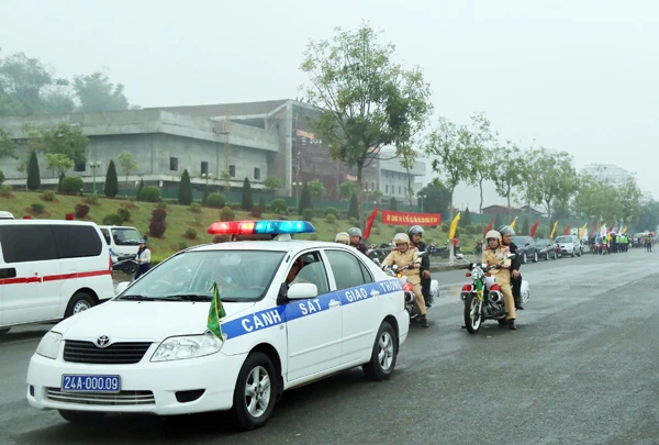 Lực lượng cảnh sát giao thông sẽ tăng cường tuần tra xử lý nghiêm các trường hợp vi phạm về trật tự an toàn giao thông trong kỳ nghỉ lễ 30/4. Lực lượng cảnh sát giao thông sẽ tăng cường tuần tra xử lý nghiêm các trường hợp vi phạm về trật tự an toàn giao thông trong kỳ nghỉ lễ 30/4.