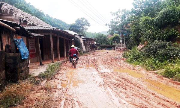 Đoạn đường qua xã Bản Cái.