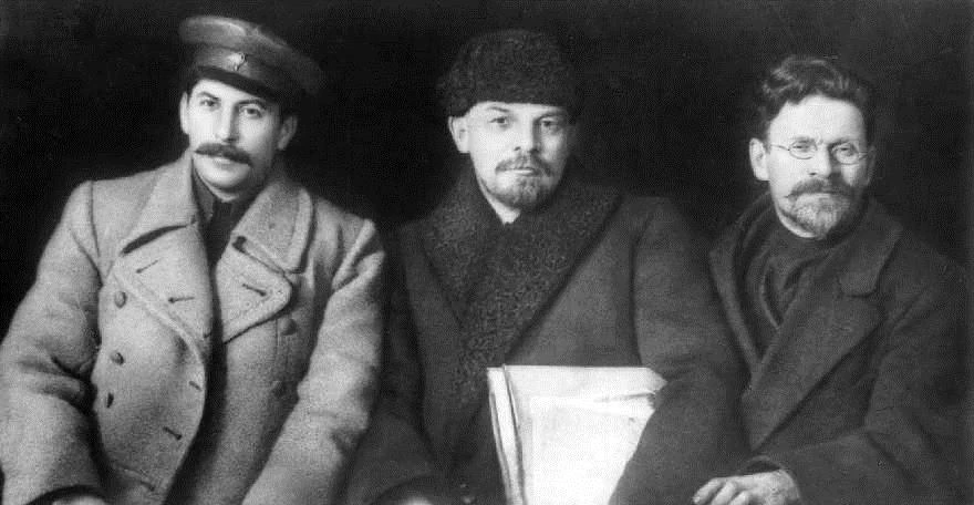 Cuộc gặp Joseph Stalin, Lenin, và Mikhail Kalinin năm 1919.