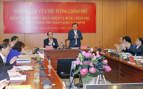 Quang cảnh buổi làm việc.