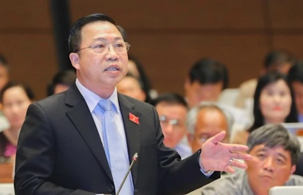 Đại biểu Lưu Bình Nhưỡng - Uỷ viên thường trực Uỷ ban về các vấn đề xã hội. Đại biểu Lưu Bình Nhưỡng - Uỷ viên thường trực Uỷ ban về các vấn đề xã hội.