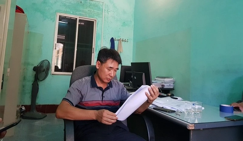 Ông Vi cho biết giá mua áo mưa chỉ mới là dự kiến. Ông Vi cho biết giá mua áo mưa chỉ mới là dự kiến.