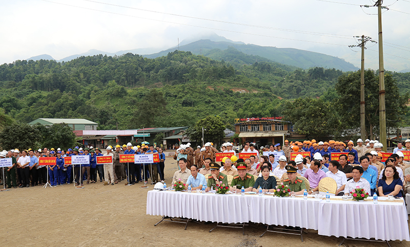 Quang cảnh Lễ phát động.