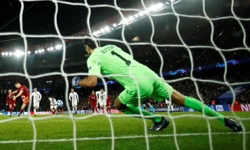 Milner đánh bại Buffon trong chấm phạt đền nhưng Liverpool không thể ghi thêm bàn trong hiệp hai.