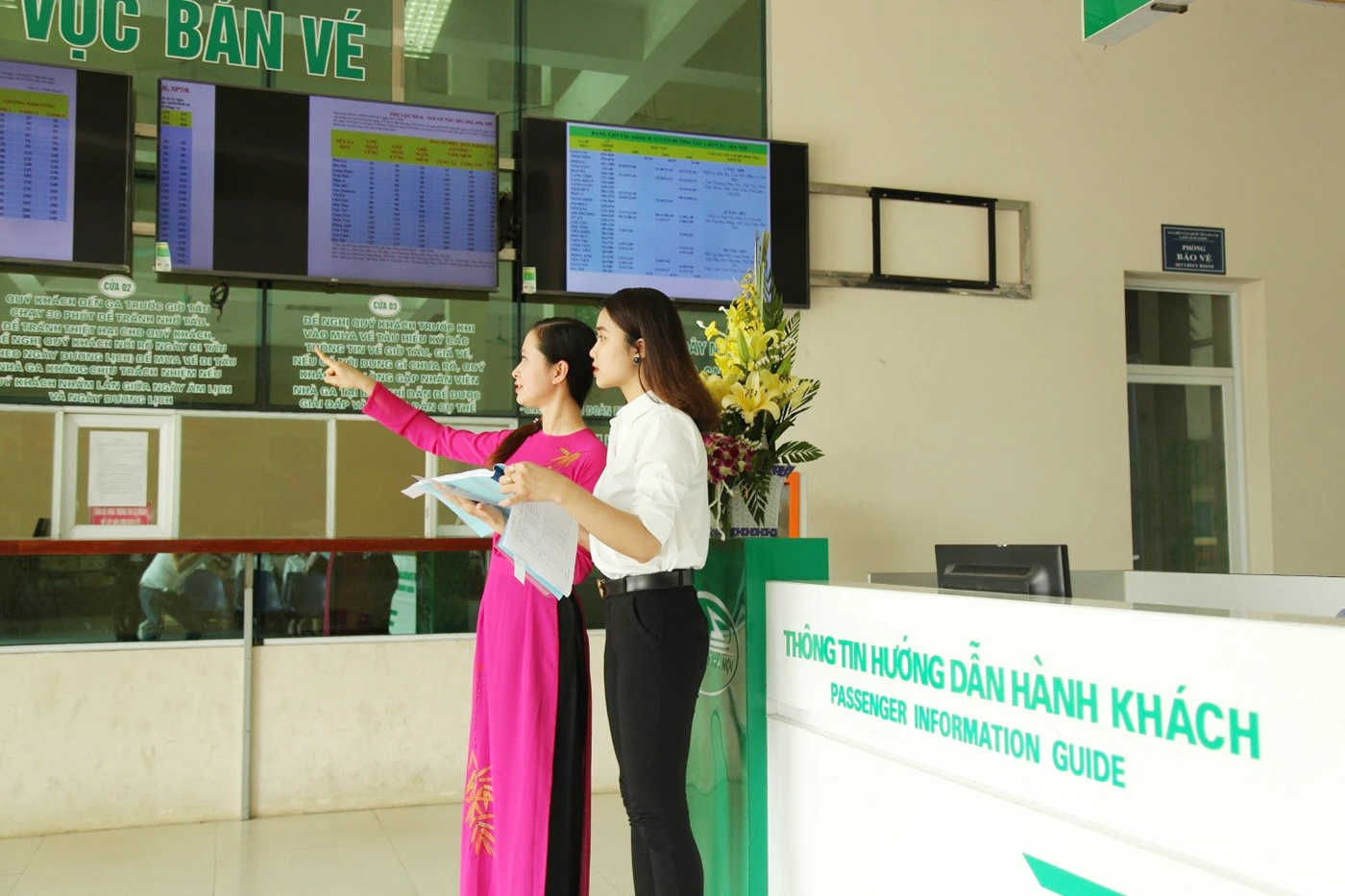 Sinh viên ngành Quản trị dịch vụ du lịch và lữ hành thực hành nghiệp vụ lữ hành.