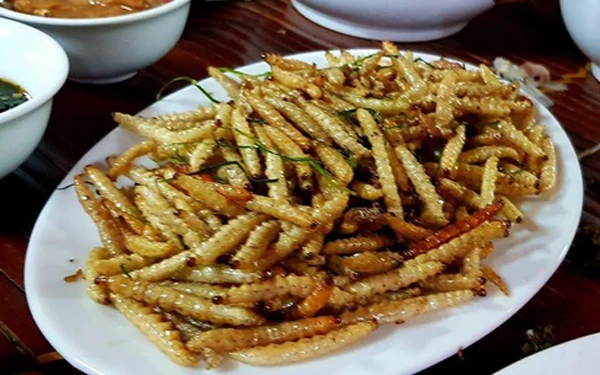 Sâu chít thường dùng để ngâm rượu hoặc chế biến thành các món ăn.