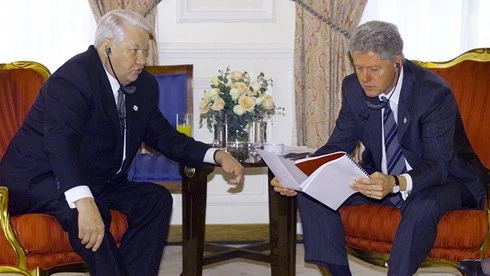 Tổng thống Nga Boris Yeltsin gặp Tổng thống Mỹ Bill Clinton tháng 11/1999.