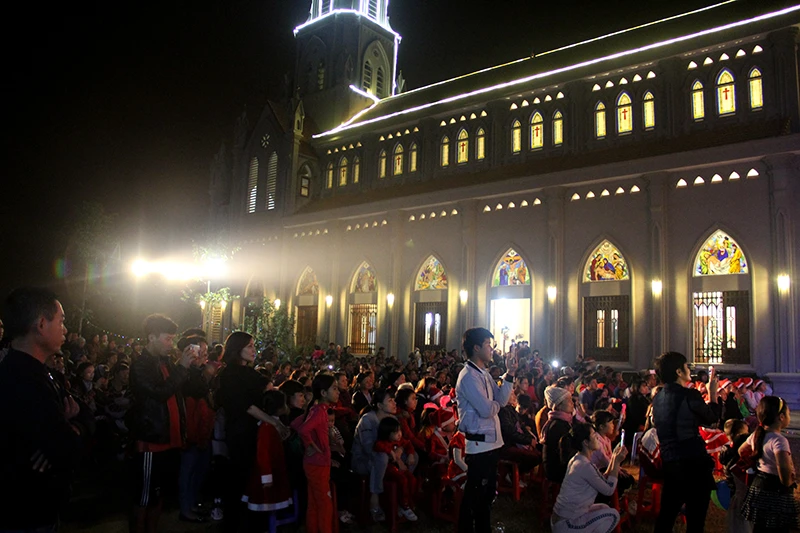 Lào Cai: Tưng bừng đêm Giáng sinh ảnh 8