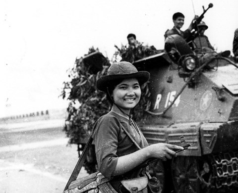 Bức ảnh “Cô Nhíp” nổi tiếng của nhà báo Đậu Ngọc Đản.